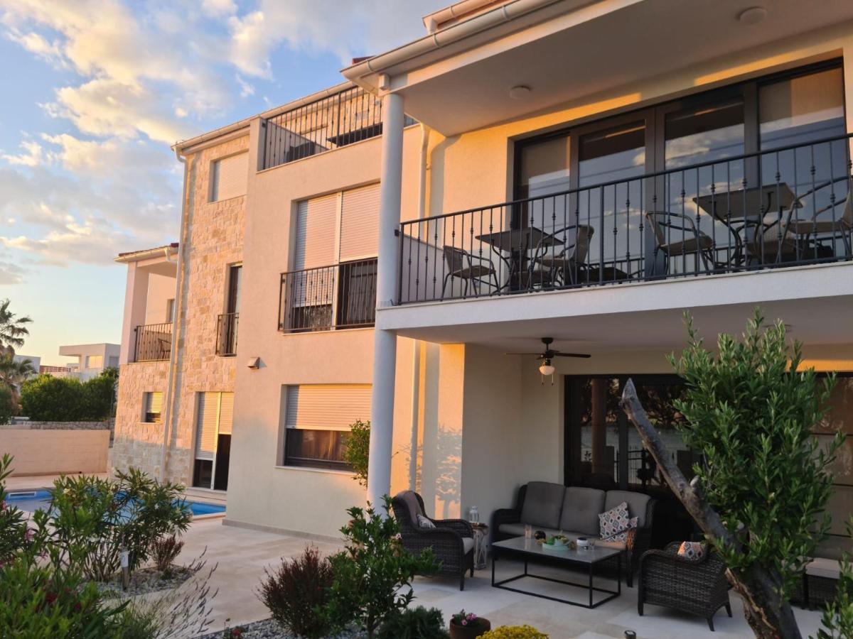 Appartments Akrapovic Vrsi Exterior photo